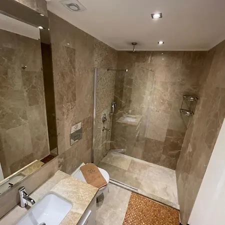 Luxury With Private Swimming Pool Apartment *